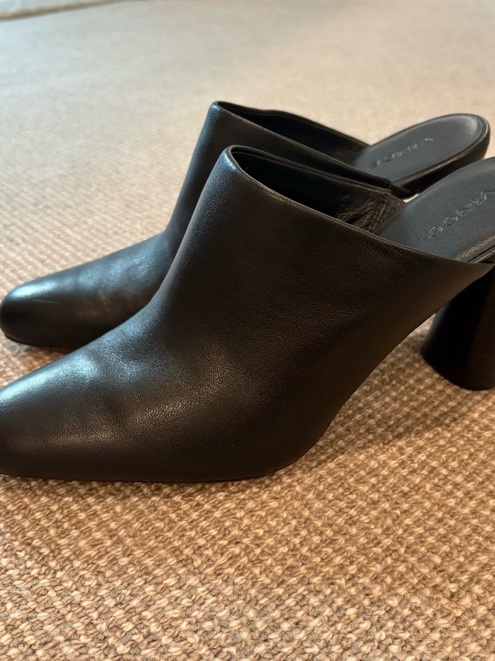 8.5 Black Vince Mules New/Never worn